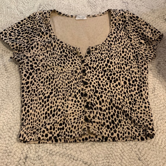 Cheetah Brandy Melville T-shirt - Picture 1 of 1